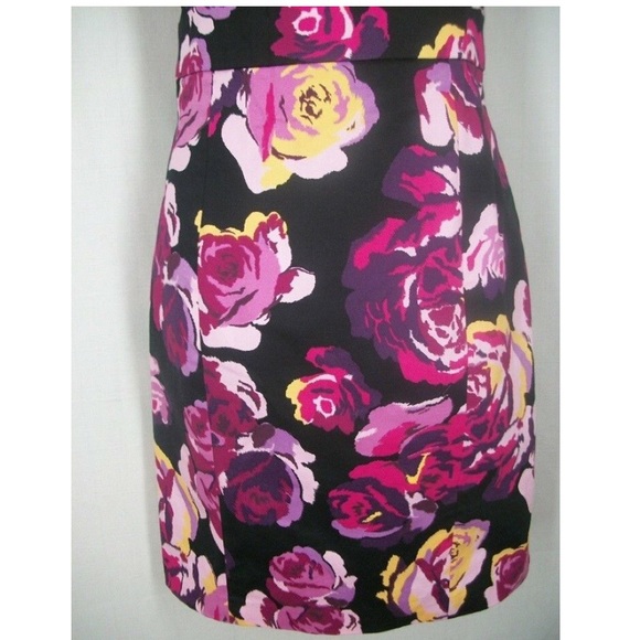 Express ~ Classy floral shift dress - Picture 4 of 4